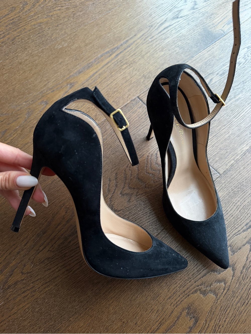 $995 Gianvito Rossi Black Suede Pointed-Toe Ankle-Strap Pumps Size 37.5 in Box